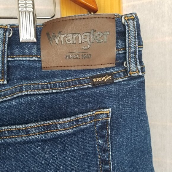 Men's Wrangler Jeans W42 x L30 Relaxed Fit Stretch - Picture 5 of 8